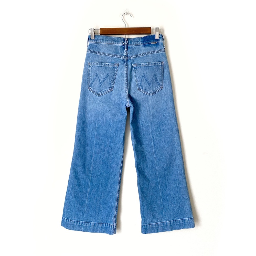 MOTHER Swooner Roller Yoke Crop Flare Jean - Picture 5 of 11